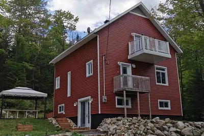 Image de Chalet Bella Vista Chertsey - Accés au lac, 4 chambres, 2 Sb, 10 personnes, Spa