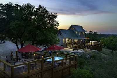 Image de Gwr-Private-AmazingHillTopViews-57 Acre-Hot Tub-Stars-Fire Pit-Pool-Wildlife-Utv