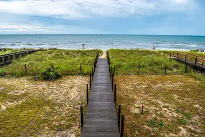 Image de Summer Place | Oceanfront Covered Porch!