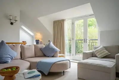 Image de Sandsend - York Cottage -  a family break that sleeps 6 guests  in 3 bedrooms
