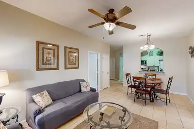 Image de Spacious upgraded condo with shared pool, hot tub, & tennis