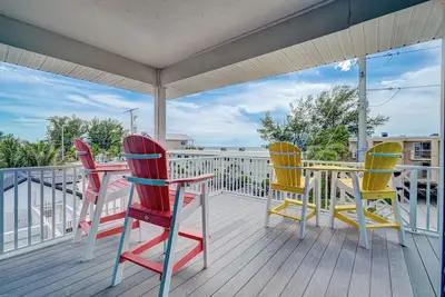 Image de Sea Site Retreat Unit A! Great amenities nearby! Short walk to the beach!