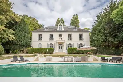 Image de PrivateLodge - Villa avec piscine en bords de Marne
