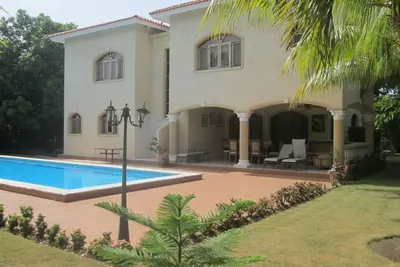 Image de 8bd villa complex in beachfront residence, guest-friendly, fully equipped