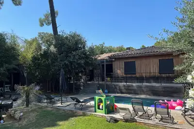 Image de Maison 4 chambres avec piscine proche d’Uzès idéale vacances en famille