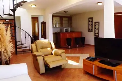 Image de Top-floor sea-views penthouse on 2 levels, beachfront, terrace, near all