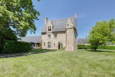 Image de Le Castel - Maison familiale de charme du XVème siècle. Grand jardin