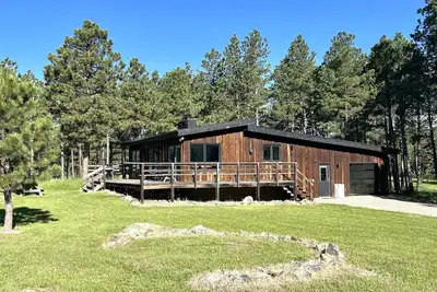 Image de Remodeled modern hermits cabin