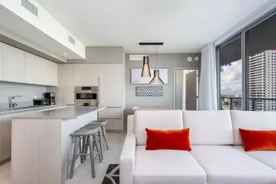 Image de Gorgeous 3br Bay View at Hyde Beach House Luxury Condo-Resort