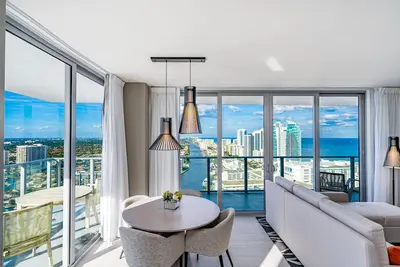 Image de Gorgeous 2br Bay View at Hyde Beach House Luxury Condo-Resort