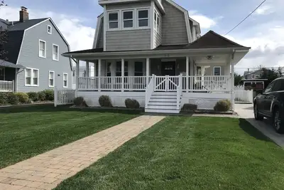 Image de Beautiful, family friendly Bradley Beach home 1. 5 blocks from the beach!