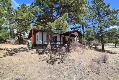 Image de Close to Downtown Estes Park, Rmnp, Hot Tub, Activity Shed! Far View Cabin