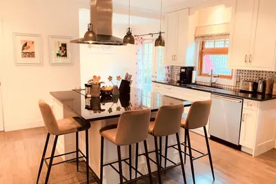Image de Beautiful Kitsilano 3 Bedroom, 2. 5 Bathroom Near the Ocean