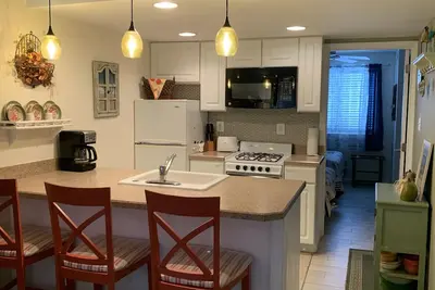Image de Beach Block, Top Floor Updated Condo with Pool!