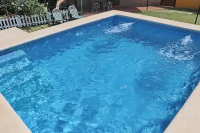 Villa rurale avec piscine clôturée