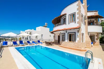 Image de 4 Bedroom (All rooms ensuite)Villa with private pool - Entire villa refurbished