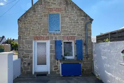 Image de Charmante maison en pierre à Été, proche mer, plages, sentiers côtiers, idéale pour 2 personnes