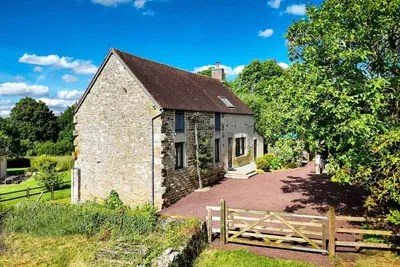 Image de Maison campagne, rénovée 2020, jardin privé, internet rapide, équipements loisirs, Véhicules Ok, animaux acceptés.