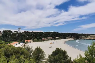 Image de Carro, avec ses superbes calanques, plages, pinèdes, et promenades au bord de mer