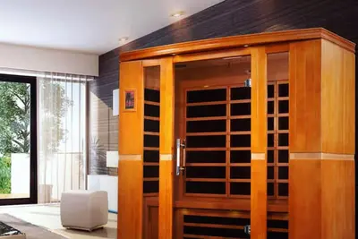 Image de Hot Tub + Sauna on Acreage in the center of Prince Edward County
