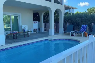 Image de Conch House - Ocean front with dock and pool