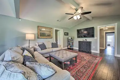 Image de Spacious New Braunfels Escape w/ Private Deck!