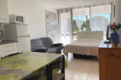 Image de Studio confortable avec balcon, proche parc, Wifi, 34540 Balaruc-les-Bains