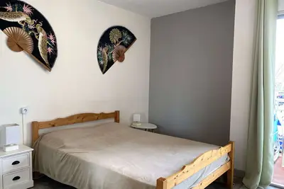 Image de Studio Confortable avec Balcon et Wifi près du parc Charles de Gaulle à Balaruc-les-Bains
