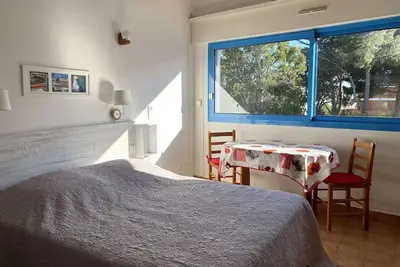 Image de Studio Confort 2* avec 2 Parkings Privés, Proche Thermes, Calme et Bien Équipé - Balaruc-les-Bains