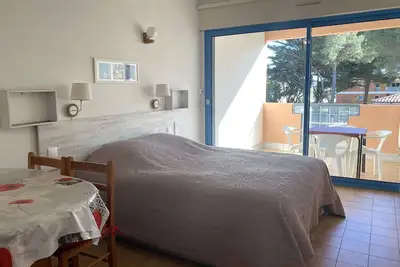 Image de Studio cosy avec terrasse, parking, proche thermes - Balaruc-les-Bains