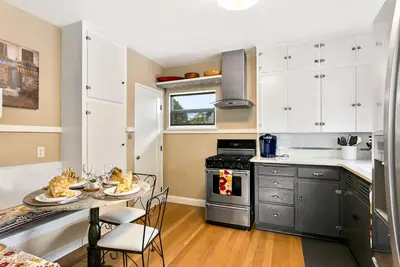 Image de 1938 Cottage | Newly Remodeled | Coveted North End
