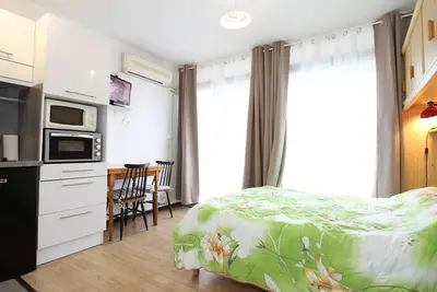 Image de Studio de charme avec parking privatif, climatisation, Wi-Fi et loggia fermée à Balaruc-les-Bains
