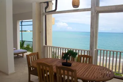 Image de Luxury beachfront 3bd condo, sea views, internet\/cable Tv\/elevator near all