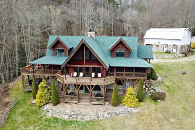 Image de Mountain Splendor-Open for Bookings! Views, Hot Tub, Pool Table, Fire Pit