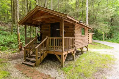Image de WiFi & Waterfront - Cozy Creek - Minimalist Camper's Cabin in Red River Gorge, Kentucky!
