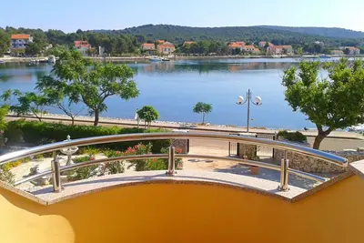 Image de Appartements Marijan, (16162), Veli Rat, Croatia