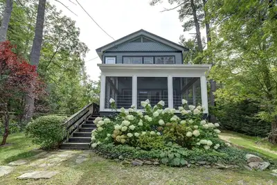 Image de Elegant Lake Buel Home