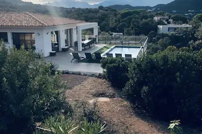 Image de Villa standing, 10 pers, 4chb, 4sdb, piscine, 5 minutes en voiture des plages