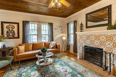 Image de Tivy Cottage | Texas Hill Country Home