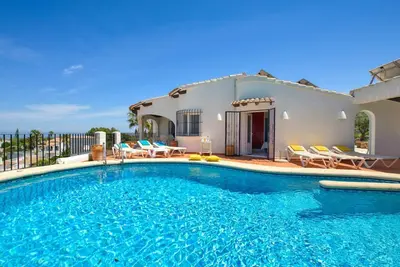 Image de Belle maison de vacances privée avec climatisation, Wifi, piscine privée, Tv, patio et parking