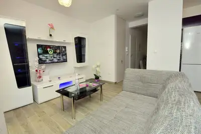 Image de Joli appartement avec piscine privée, Wifi, climatisation, Tv, terrasse et parking
