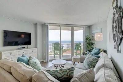 Image de 🌊Oceanfront Getaway🔥Heated outdoor pool🐬Watch Dolphins from the Balcony☀️