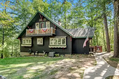 Image de Secluded, Riverfront Home w/ Furnished Deck, Dock, Central Ac - Dogs Welcome