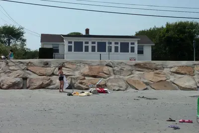 Image de Oceanfront Beach House avec une vue imprenable, 20 'de la plage,
