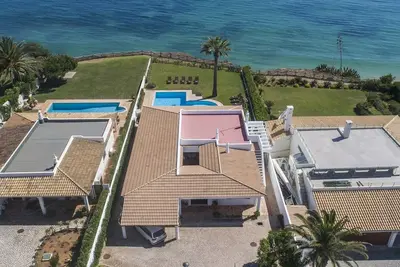 Magnificent Albufeira Villa | 5 Bedrooms | Villa Barlavento | Beach Front & Beautiful Sea Views | Albufeira