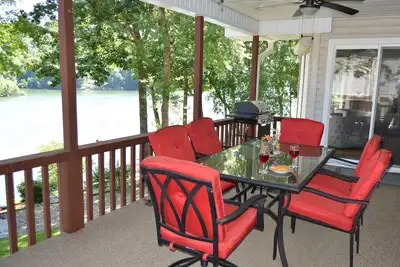 Image de Gorgeous bluffs on Lake Ann - private dock