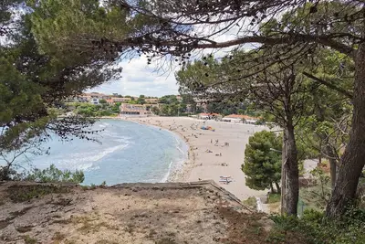 Image de T2, 3 étoiles avec une superbe vue mer et plage et pinède sans aucun vis à vis.