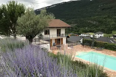 Image de Lac du Bourget: maison calme avec psicine