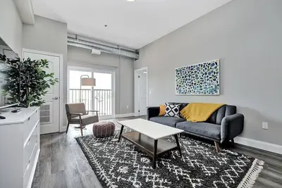 Image de High-end condo downtown Kingston near Rmc/Queens