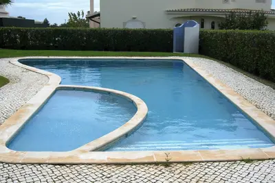 Image de Apartamento com Piscina e Terraço no Vau, Algarve